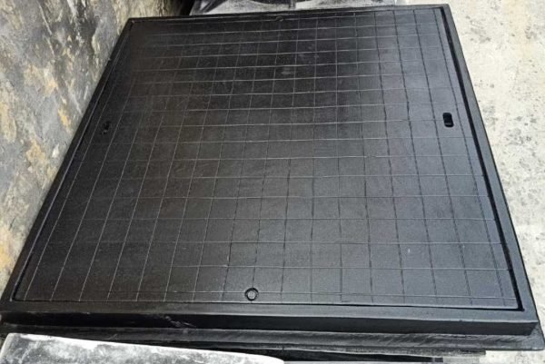 Nắp hố ga composite 800×800 khung vuông nắp vuông
