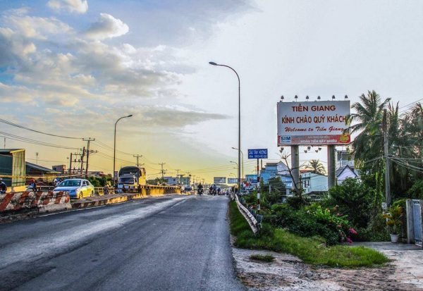 Gia công theo yêu cầu song chắn rác và nắp hố ga tại Tiền Giang