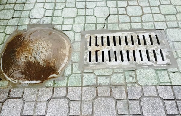 Lưới chắn rác hố ga có công dụng gì đối với hệ thống thoát nước