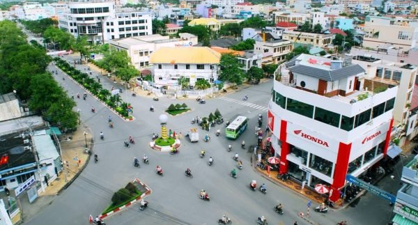 Nâng cấp cơ sở hạ tầng bằng nắp hố ga và song chắn rác tại Bạc Liêu
