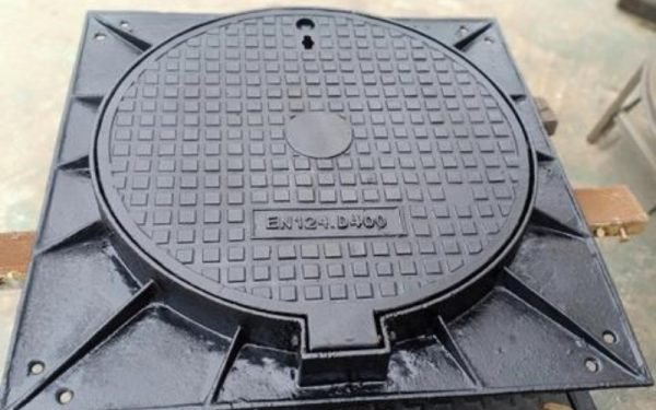 Nắp hố ga gang 850×850 khung âm