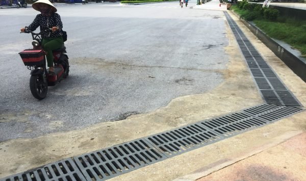 Song chắn rác composite Nắp Hố Ga Công Trình tô điểm cho Bãi biển Sầm Sơn