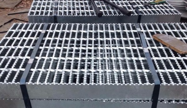 Tấm sàn grating mạ kẽm sản xuất tại Việt Nam