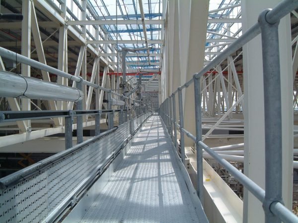 Công nghệ mạ kẽm nhúng nóng trong chế tạo tấm sàn grating