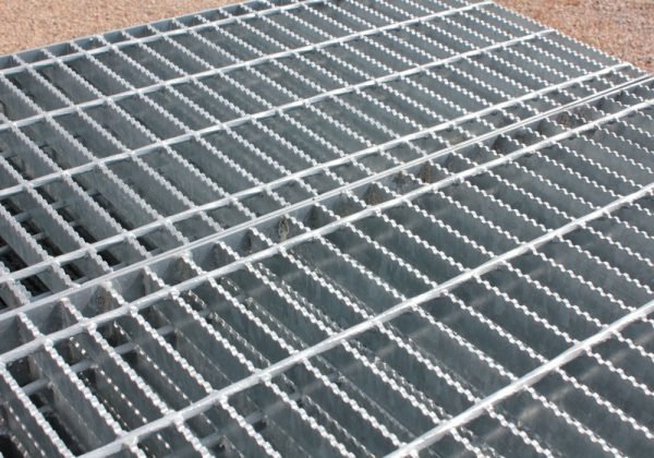Liên hệ để lắp đặt các tấm sàn grating tại Nam Định